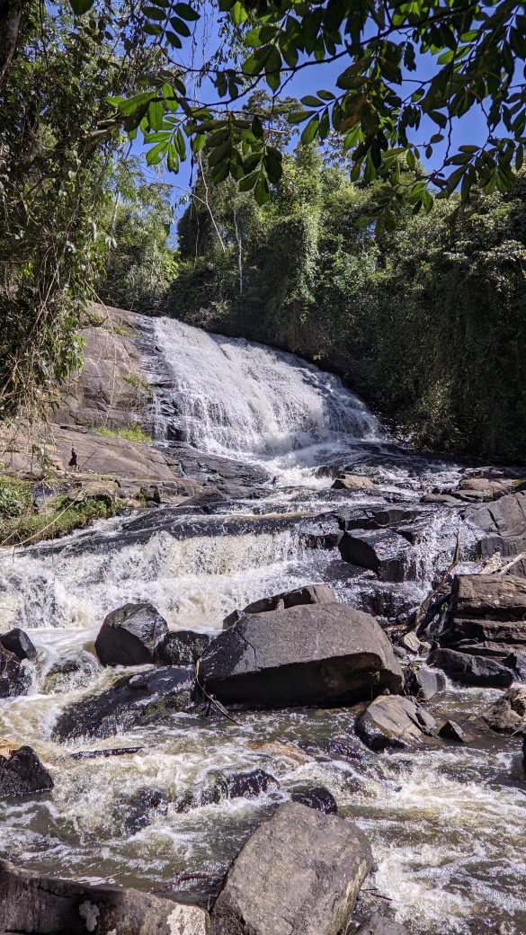 Cachoeira da Floresta, em mata preservada