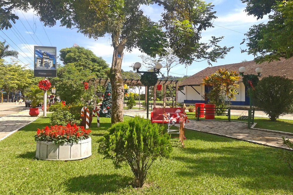 Praça no centro de Ipiabas